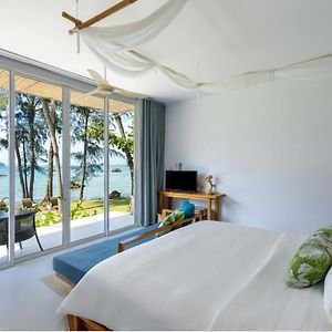Bungalow Beach Front